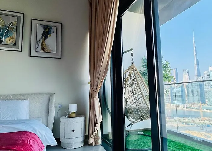 Sleek 1Bhk, Cozy Retreat Near Burj Khalifa & Canal