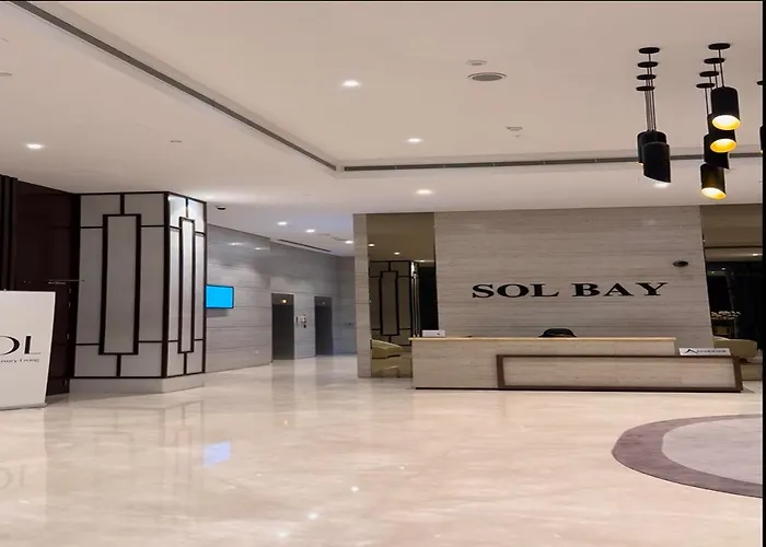 Sleek 1Bhk, Cozy Retreat Near Burj Khalifa & Canal