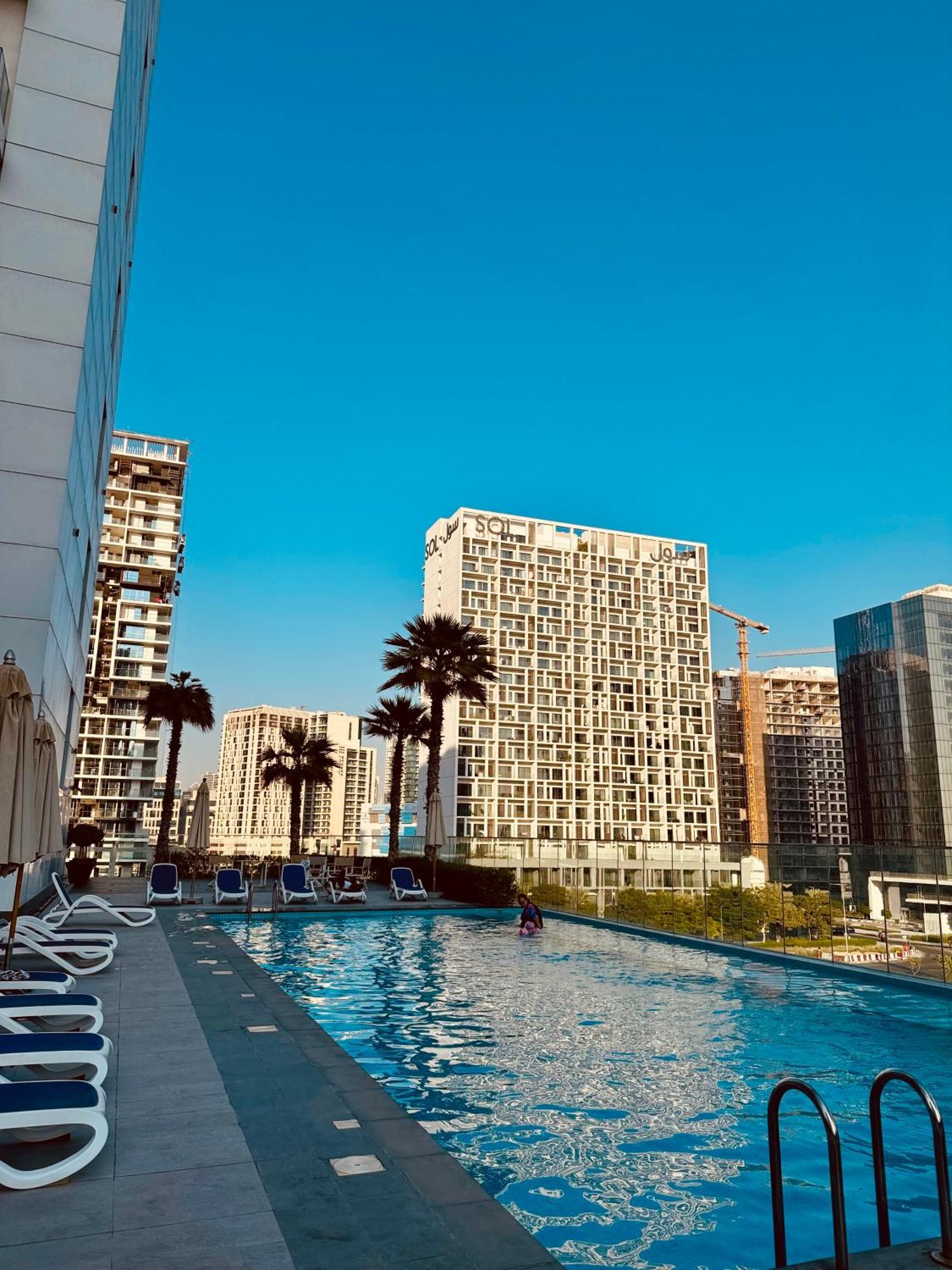 Sleek 1bhk, Cozy Retreat Near Burj Khalifa & Canal شقة دبي